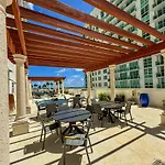 Elegant Centric Vibrant Pool Jacuzzi Free Parking
