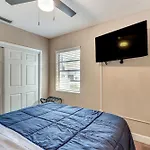 11 Mi To South Beach Home With Screened Porch!