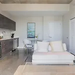 Spacious And Stylish Studio Perfect To Spend Time On Miami!