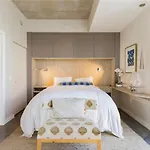Spacious And Stylish Studio Perfect To Spend Time On Miami!