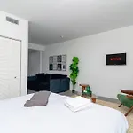 King Bed Brand New Oasis Minutes To Brickell