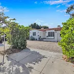 Miami Villa - Pool & Hot Tub Escape