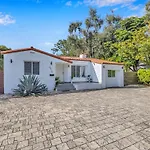 Miami Villa - Pool & Hot Tub Escape