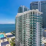 Central 2 Bed Apartment With A Pool & Gym- Free Garage Parking