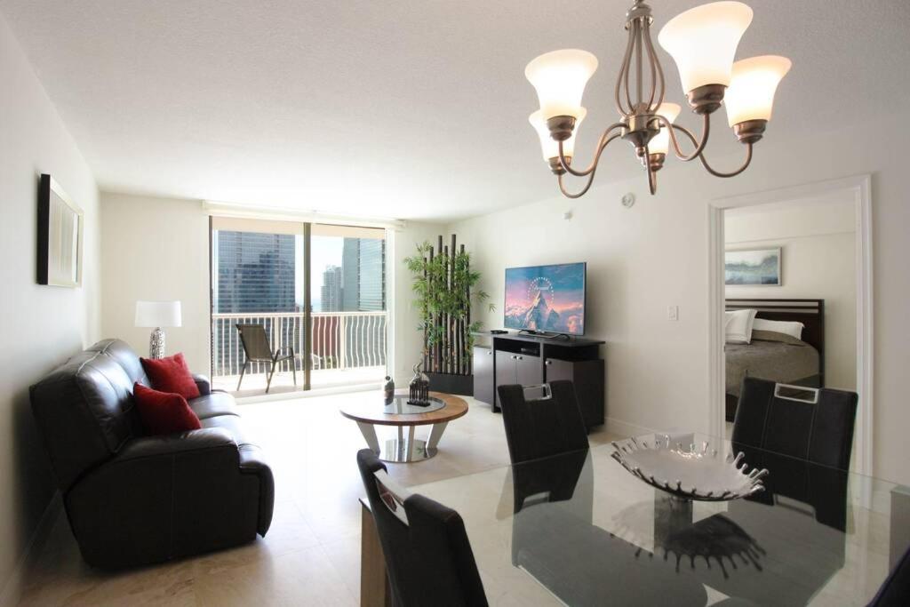 Brickell Condo With Views!