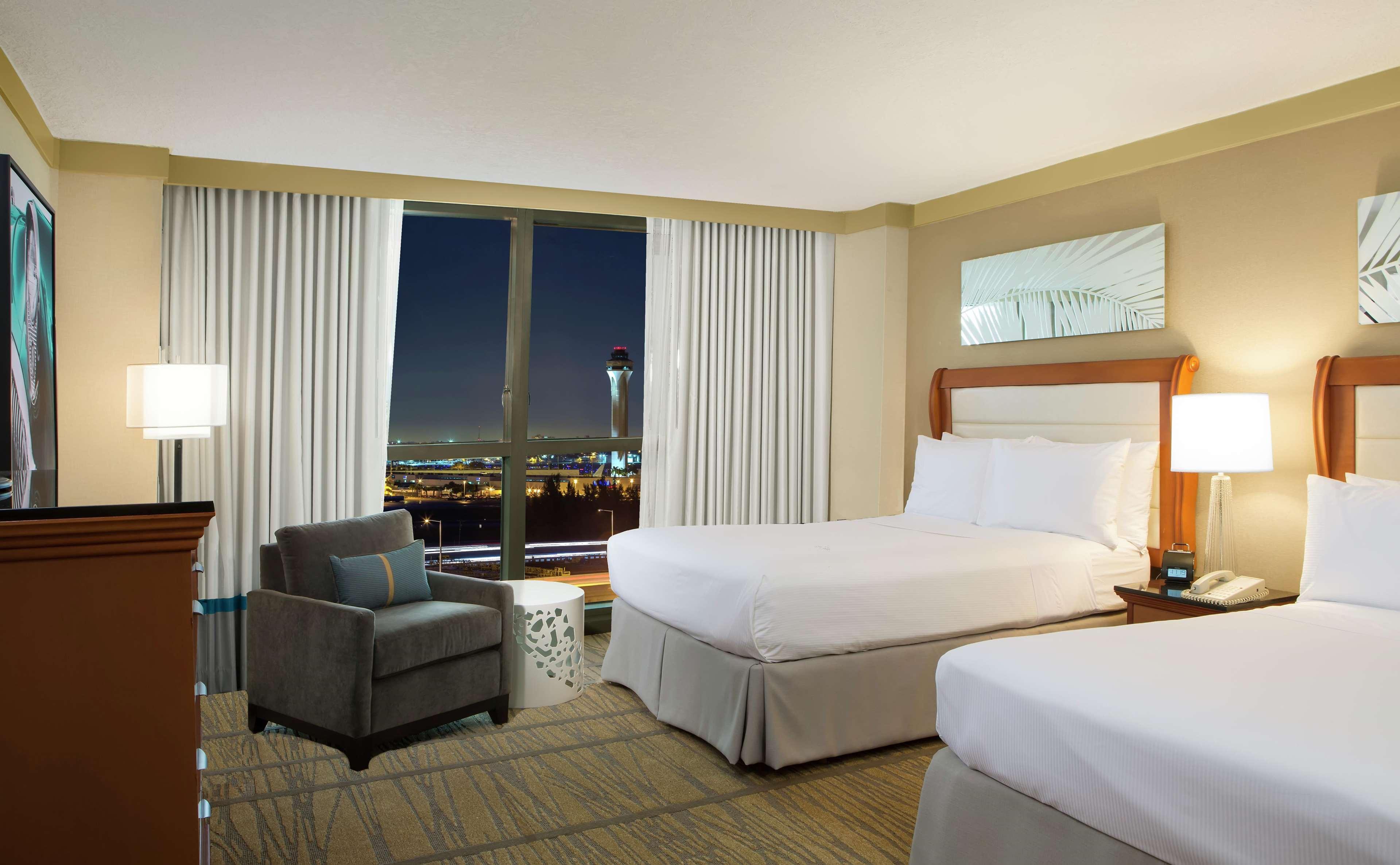 Hotel Doubletree By Hilton Miami Airport & Convention Center Miami Springs