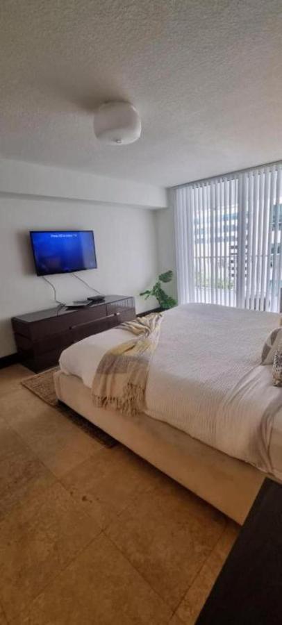 In Brickell The Miami. Free Parking Apartment