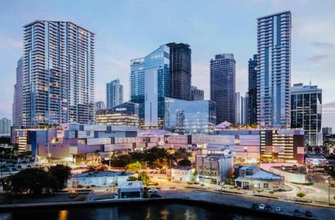 Homestay New Private Magic Of Miami, Gated Parking Miami