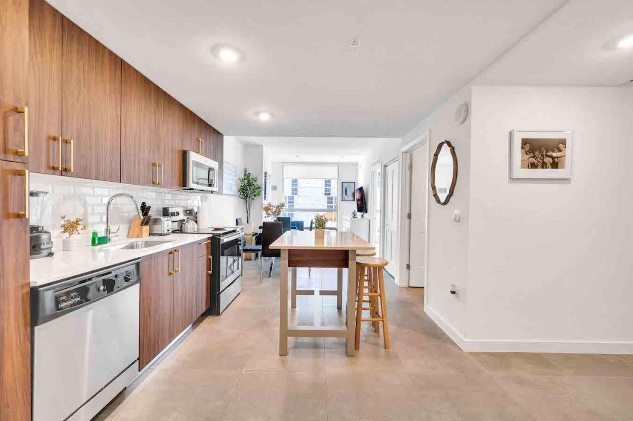 Charming In The Heart Of Downtown With Free Parking *
