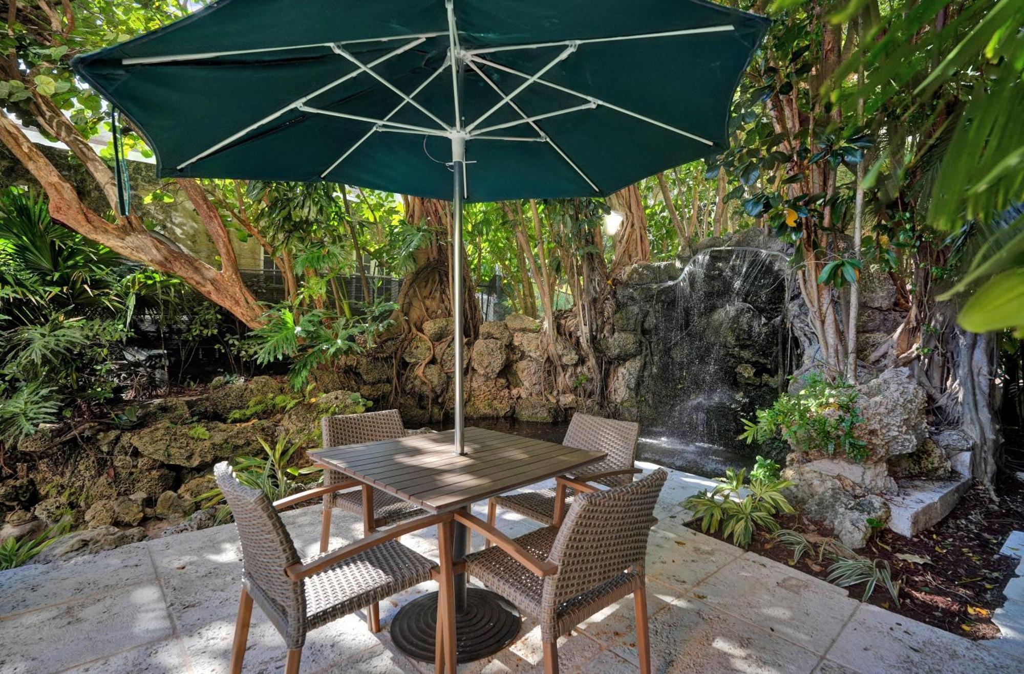 Gorgeous Spacious 2bed 2bath Bayview In Grove *