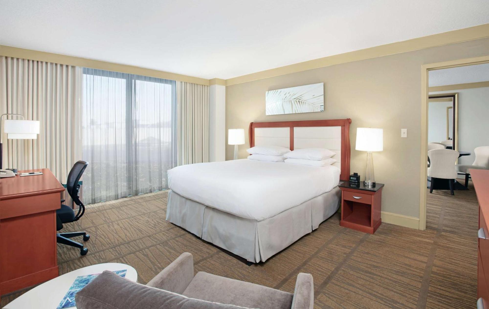 Doubletree By Hilton Miami Airport & Convention Center Hotel Miami Springs
