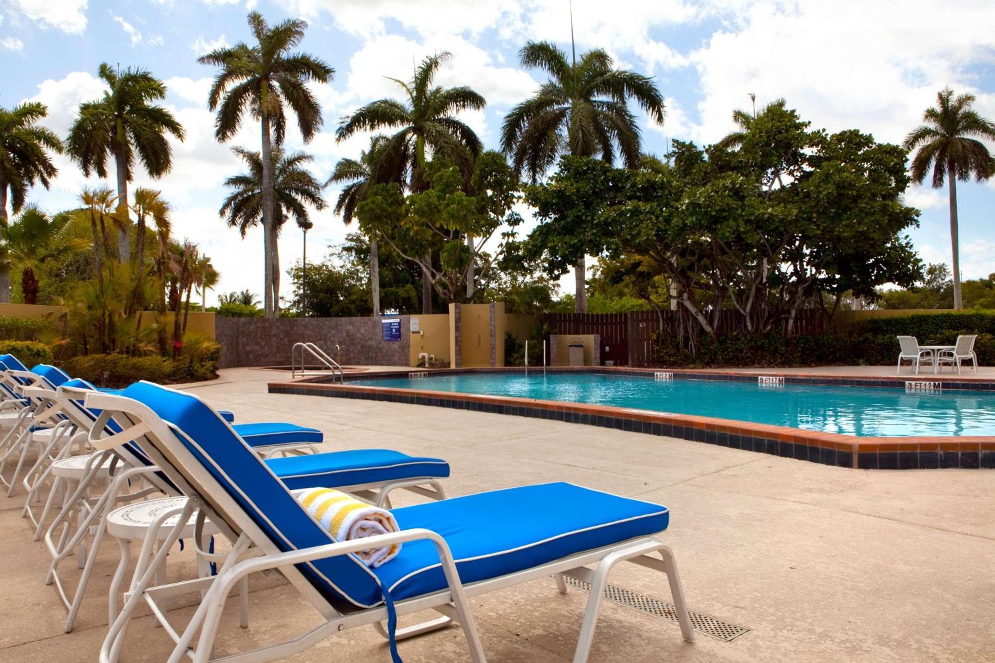 Hotel Doubletree By Hilton Miami Airport & Convention Center