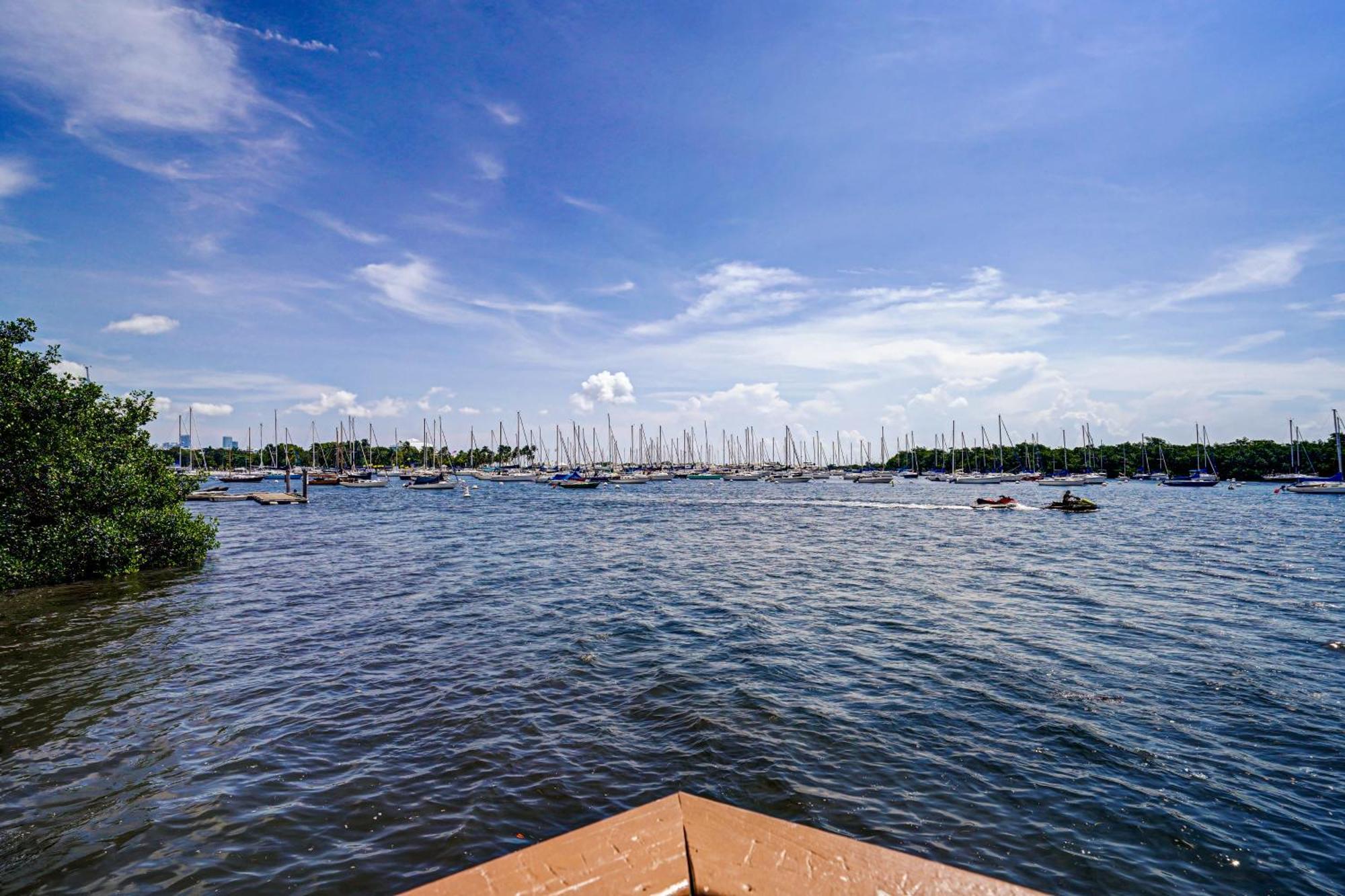 Coconut Grove Gorgeous Bay View 1 Bedroom Includes Parking Apartment