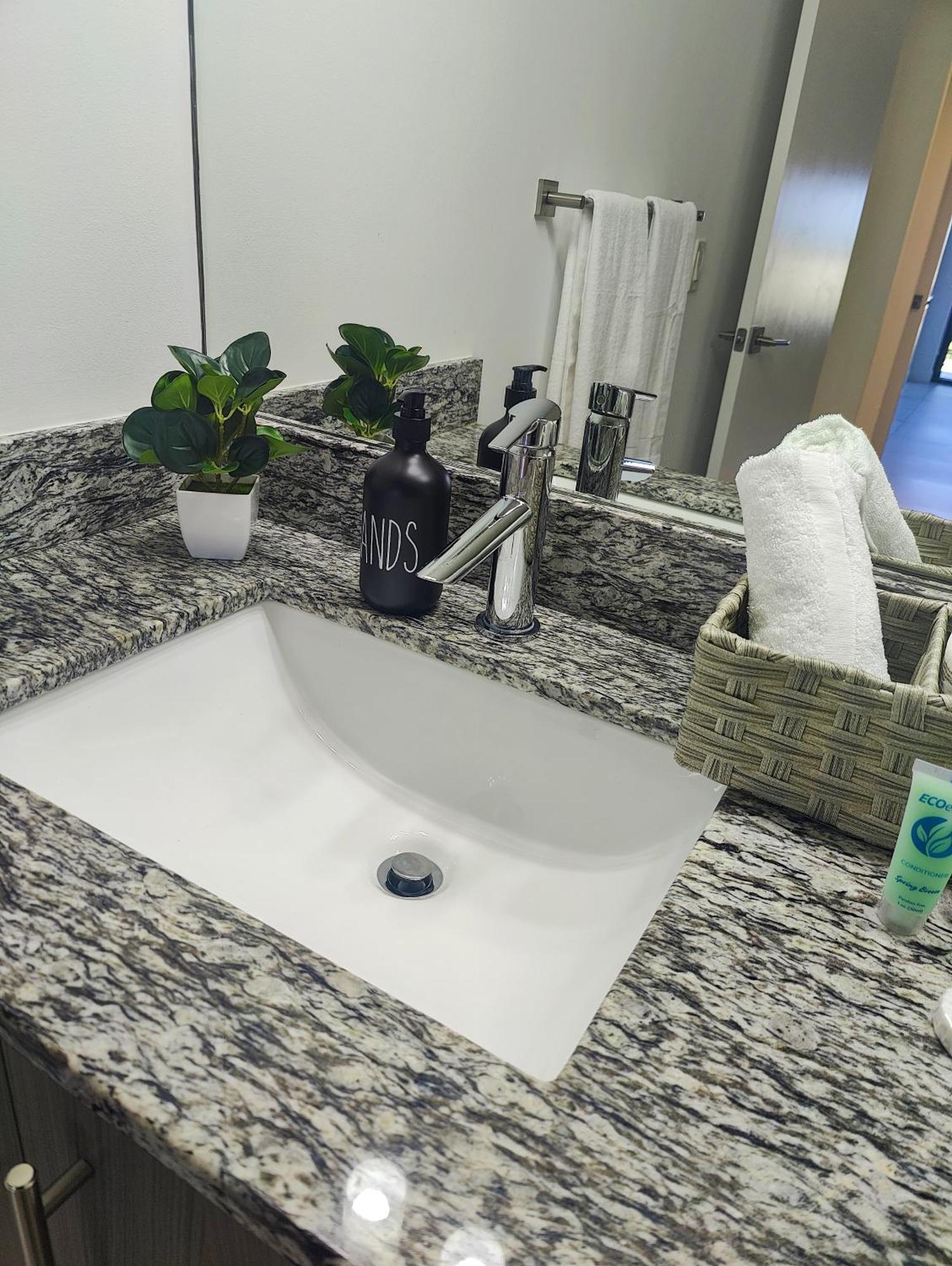 Style 1-bdrm Downtown Doral