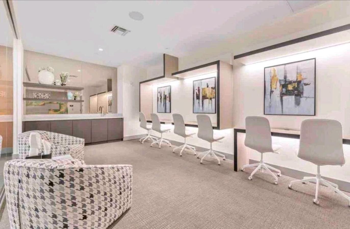 Style 1-bdrm Downtown Doral Apartment