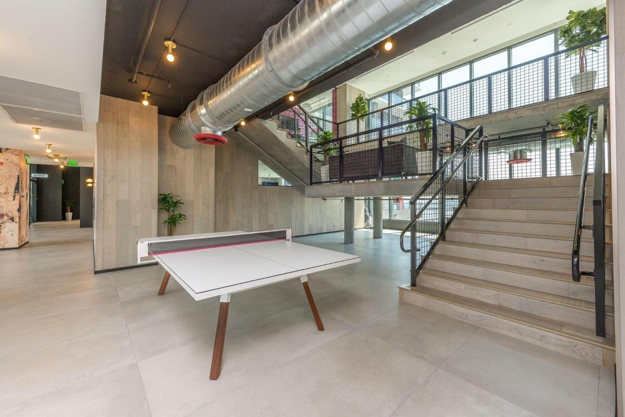 Exceptional In The Heart On Downtown Apartment