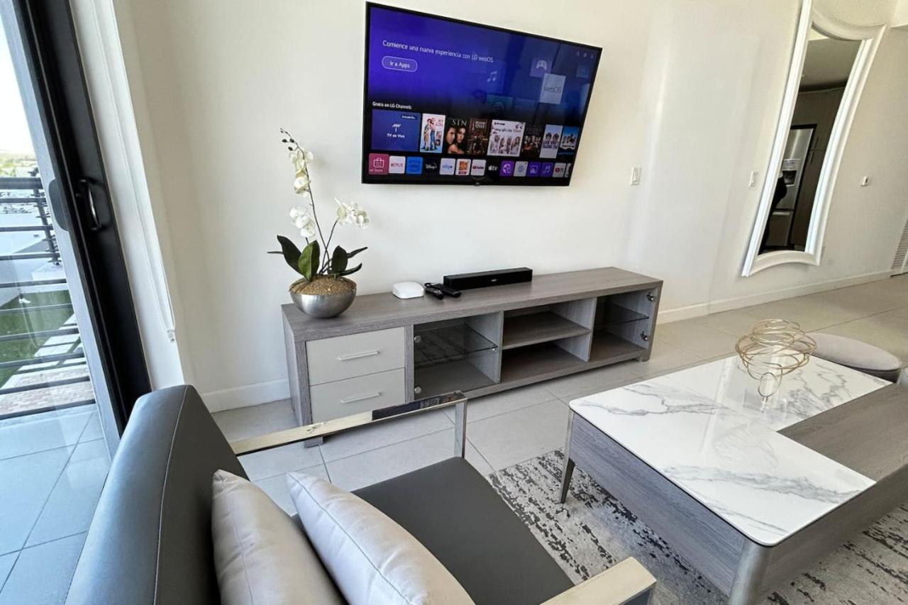 Apartment Style Luxury Living In Doral, *