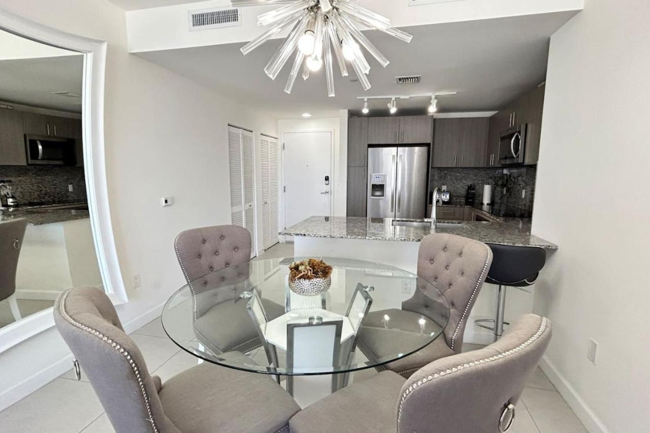 Style Luxury Living In Doral, *