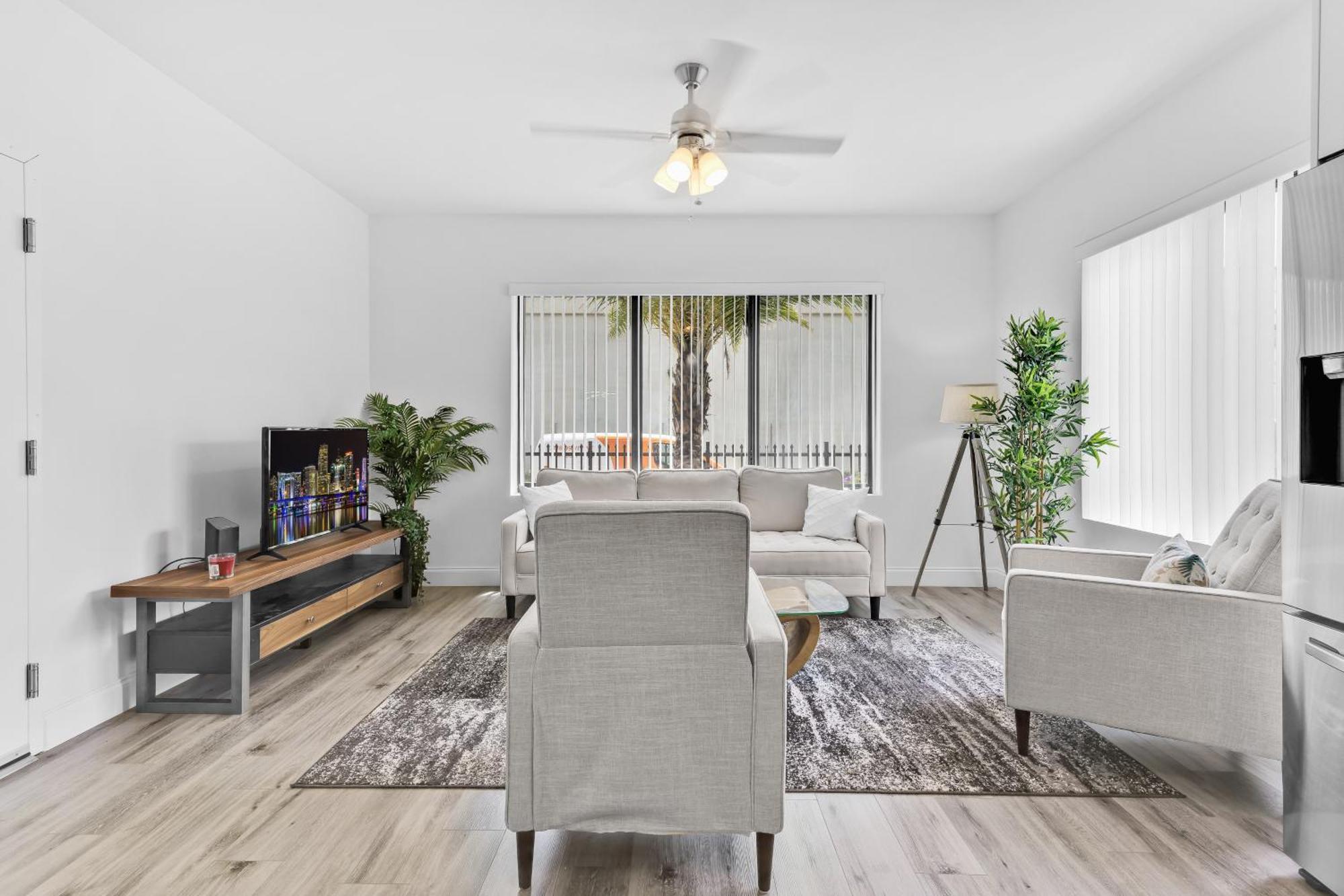 Beautiful 5min Walking Design District 1 * Miami