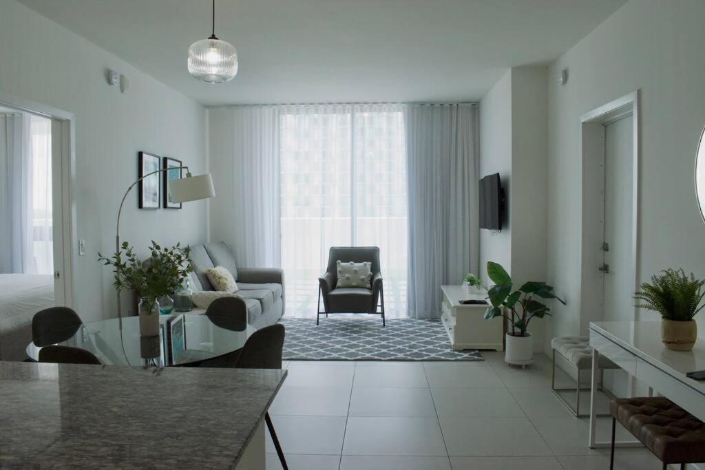 Luxury In Doral Miami, 1 Bd Apartment Miami