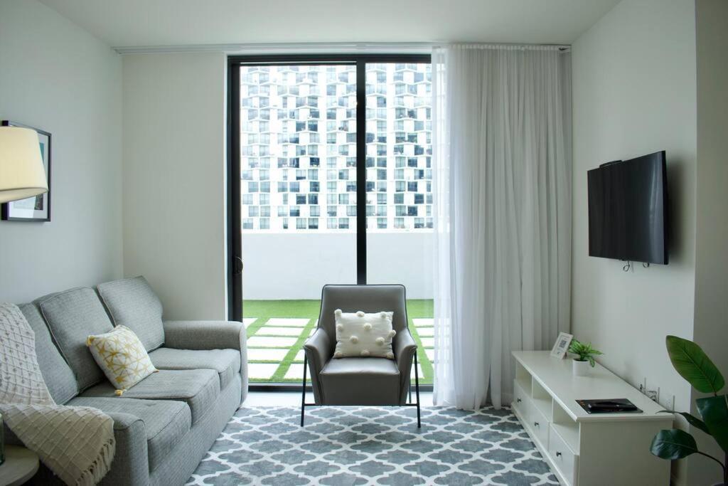 Luxury In Doral Miami, 1 Bd Apartment