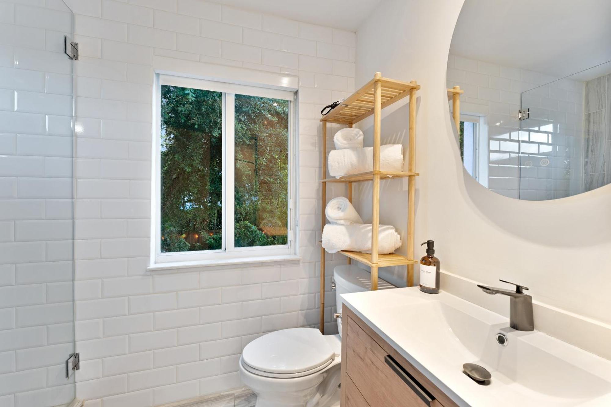 Stunning Historic With Jacuzzi Heated Pool And Style Backyard * Miami