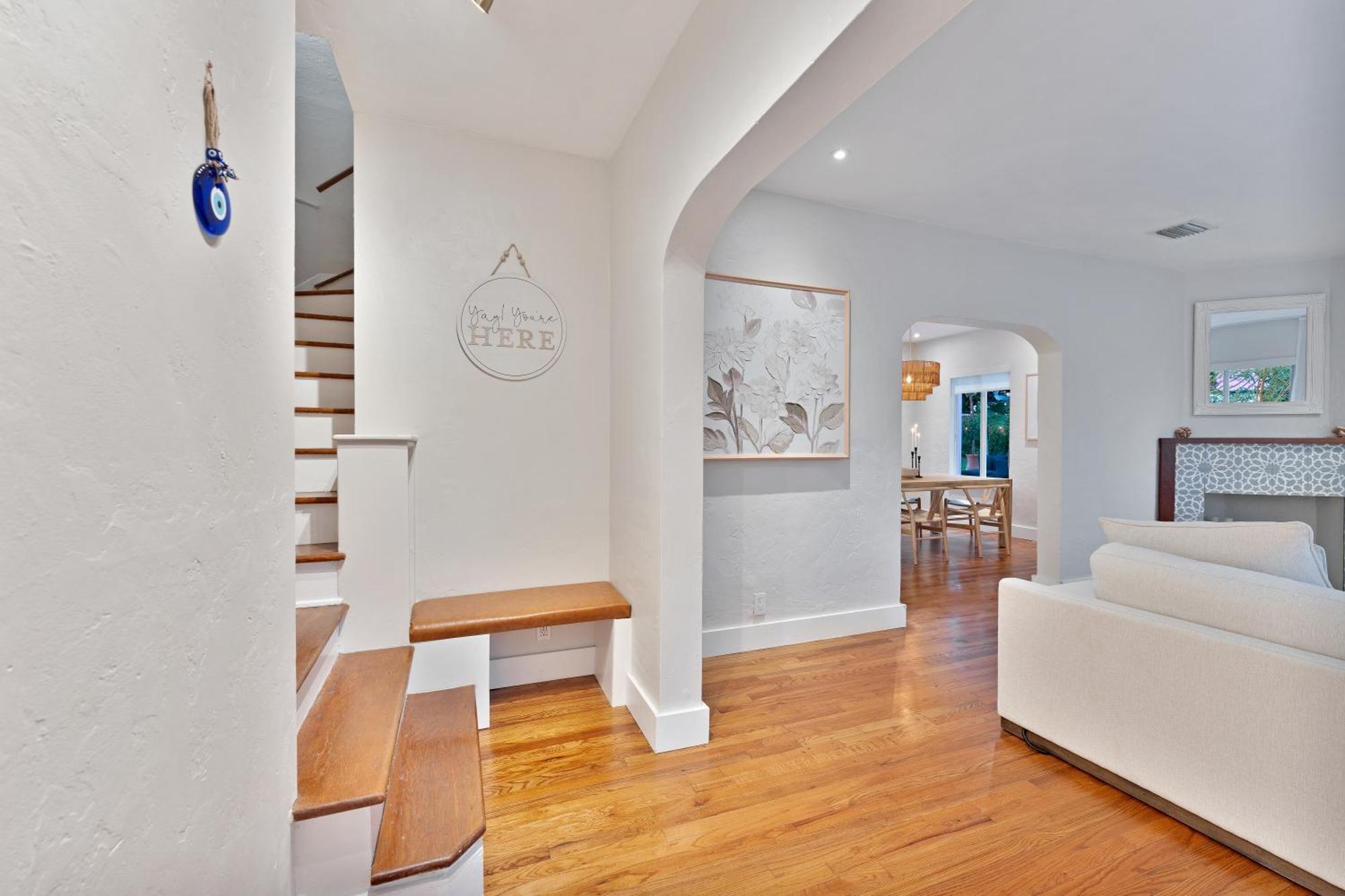 Villa Stunning Historic With Jacuzzi Heated Pool And Style Backyard Miami