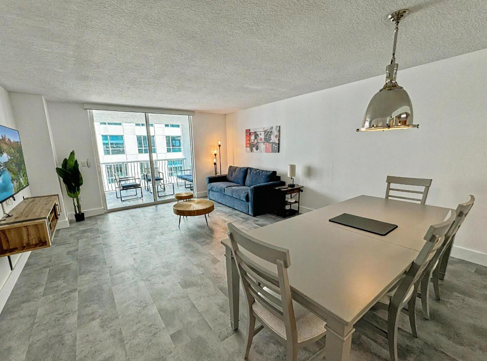 Elegant Centric Vibrant Pool Jacuzzi Free Parking