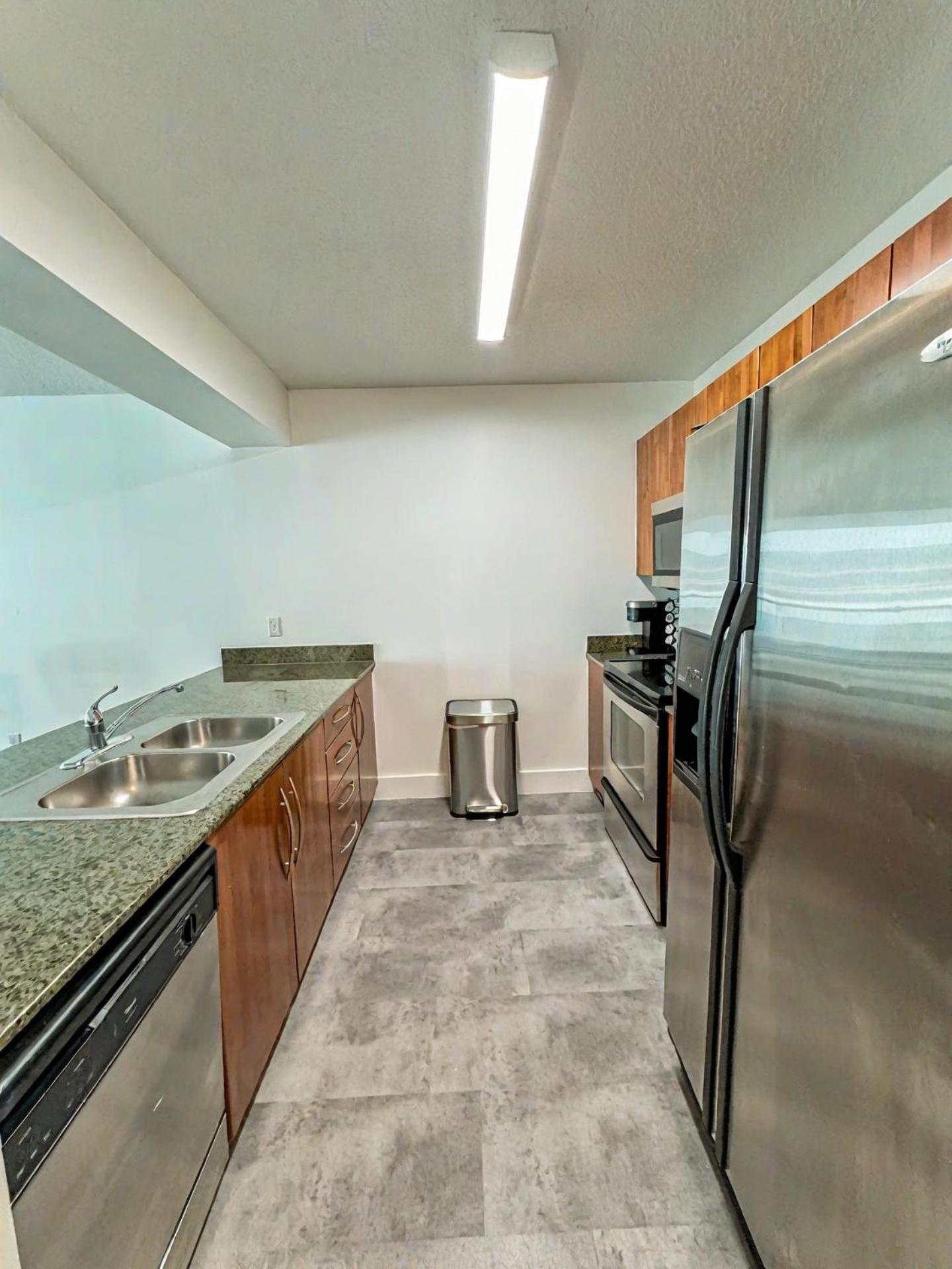 Elegant Centric Vibrant Pool Jacuzzi Free Parking