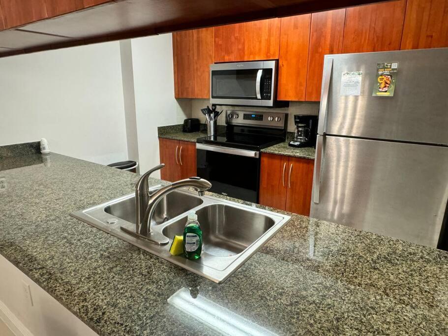 36th-floor Ocean View Brickell - Free Parking Apartment