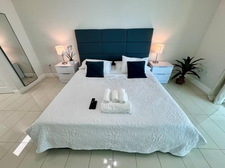 36th-floor Ocean View Brickell - Free Parking Apartment *
