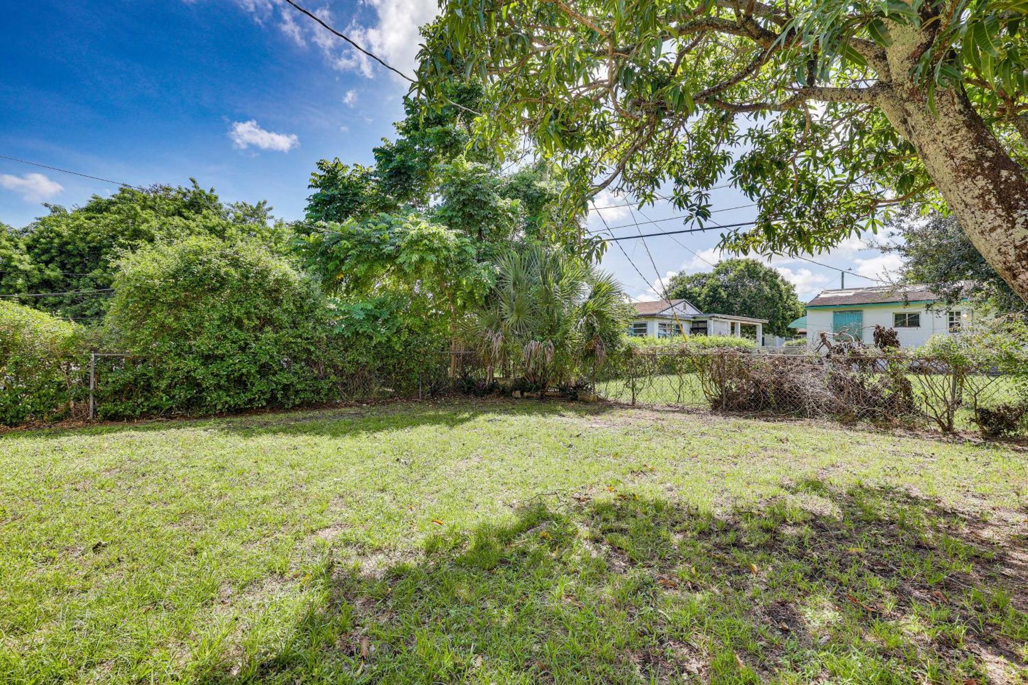 Holiday home 11 Mi To South With Screened Porch!