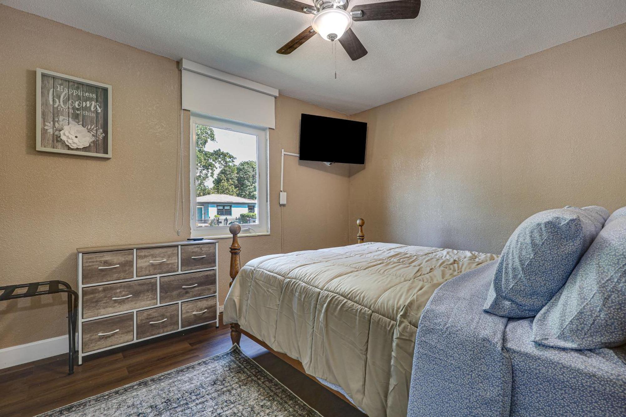 11 Mi To South With Screened Porch! Holiday home *