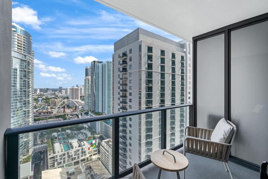 New Luxurious Floor 35th - Miami's Heart Apartment *