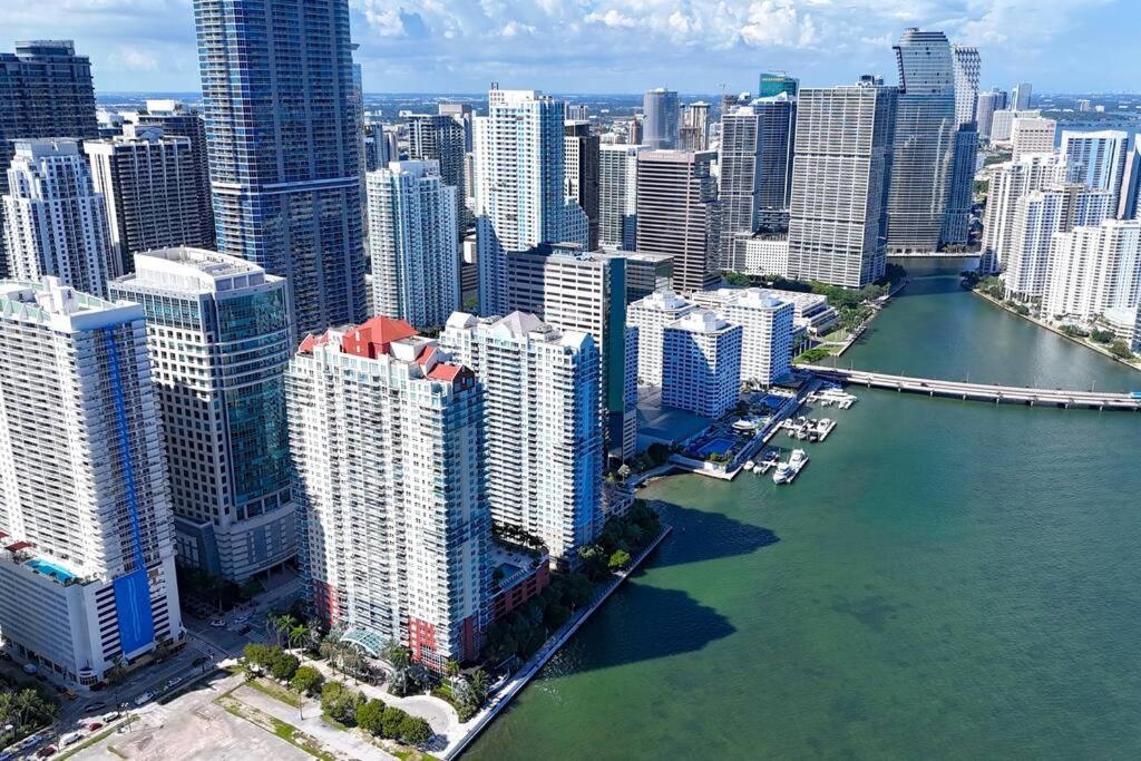 Apartment 36th-floor Ocean View Brickell - Free Parking *