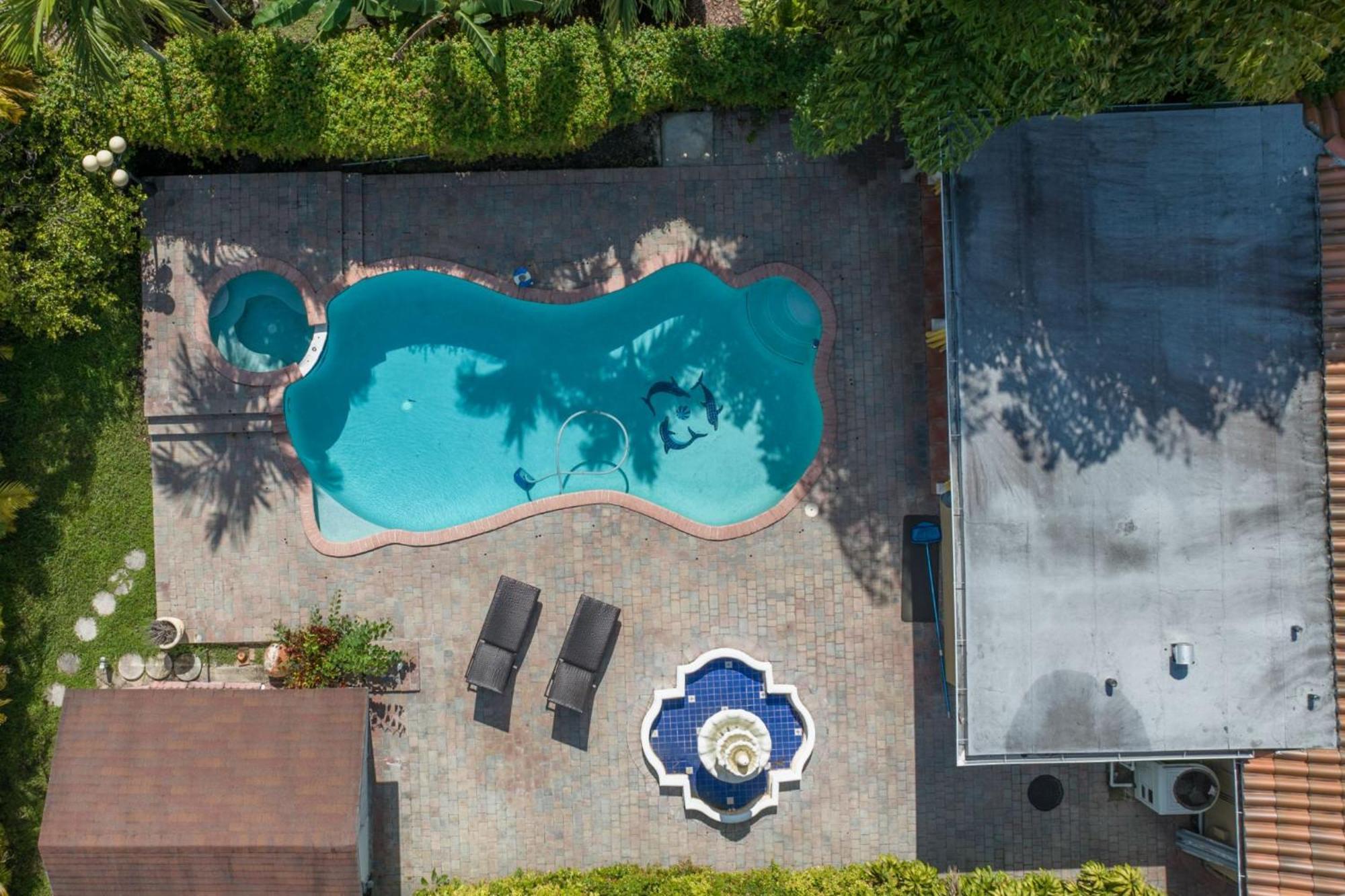 House - Heated Pool - Family Vacation Holiday home Miami