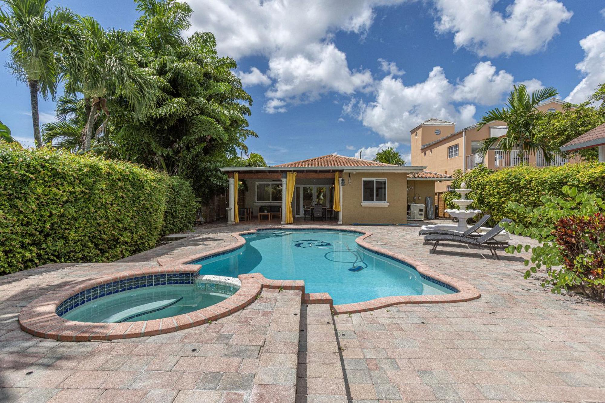 House - Heated Pool - Family Vacation Holiday home Miami
