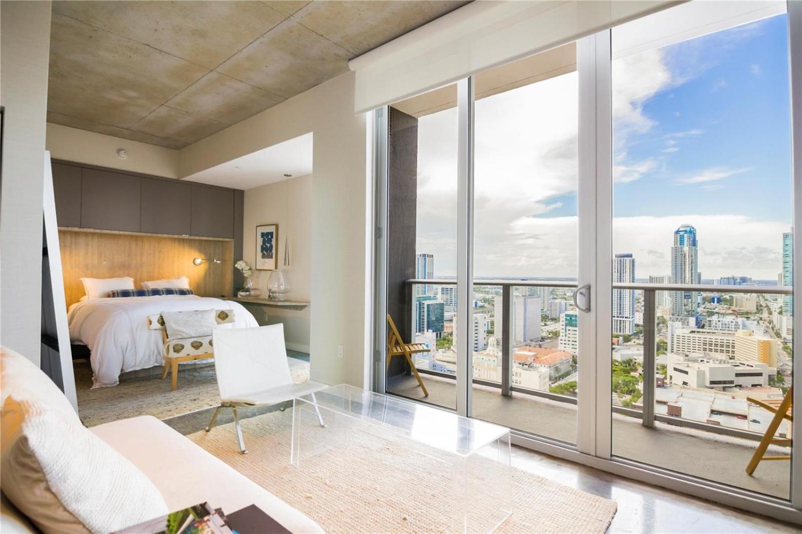 Spacious And Stylish Perfect To Spend Time On Miami! Miami