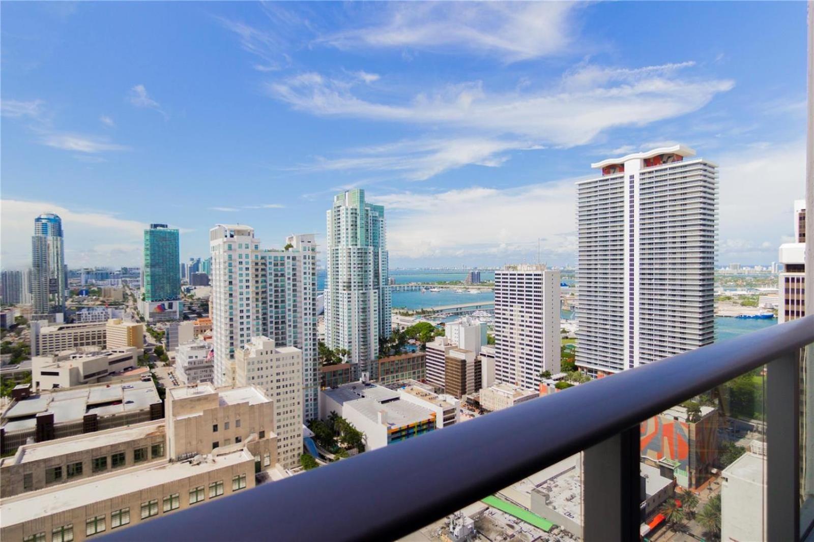 Spacious And Stylish Perfect To Spend Time On Miami! * Miami