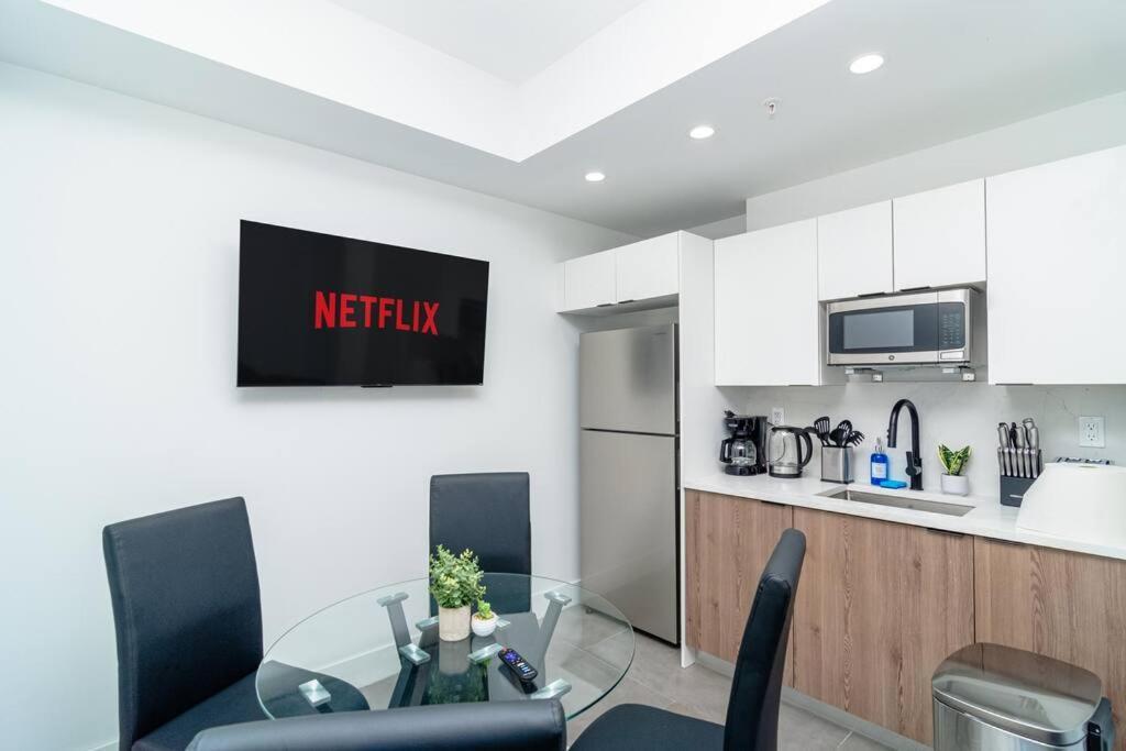 King Bed Brand New Oasis Minutes To Brickell Apartment