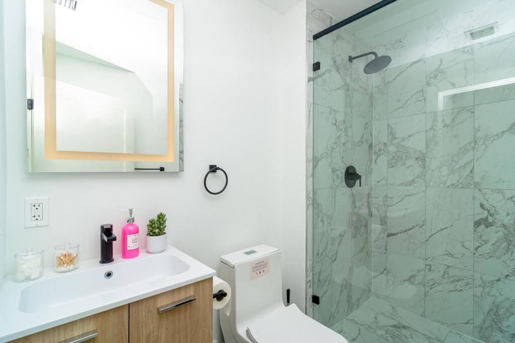 King Bed Brand New Oasis Minutes To Brickell * Miami
