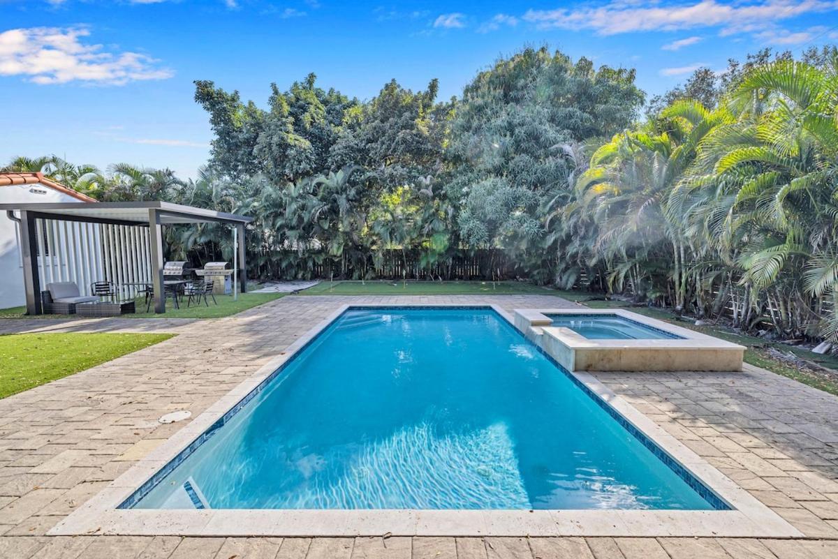 Villa - Pool & Hot Tub Escape