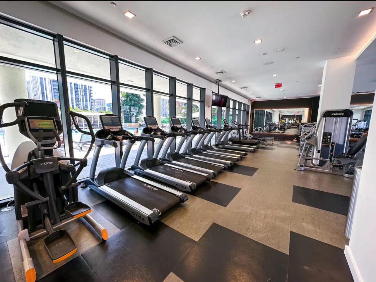 X-lounge Ii - Highrise In The Heart Of Downtown With Rooftop Pool & Skyline Views Apartment