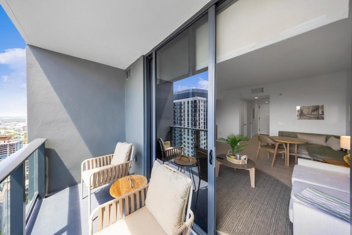 Upscale 1br In Dtw With Views Apartment