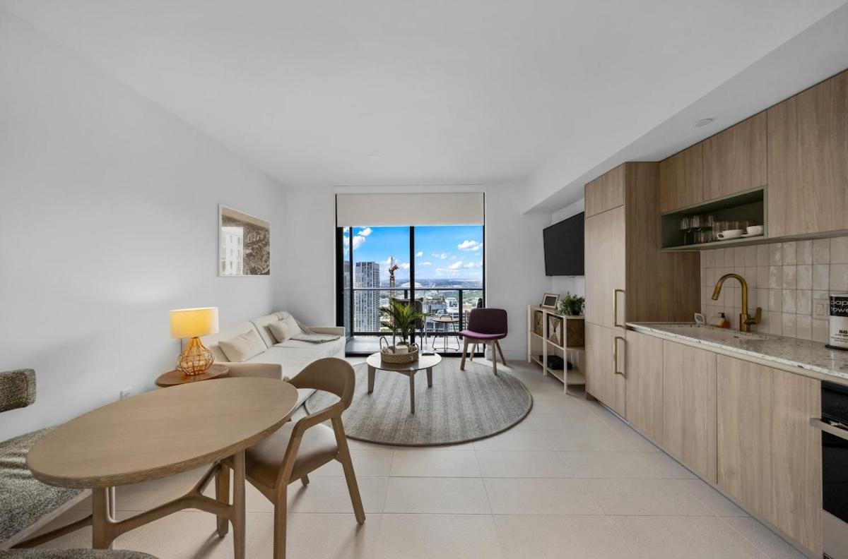 Apartment Upscale 1br In Dtw With Views Miami
