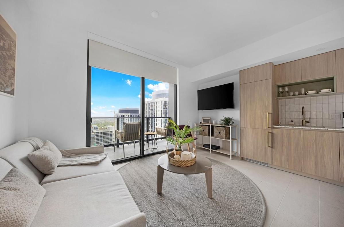 Apartment Upscale 1br In Dtw With Views