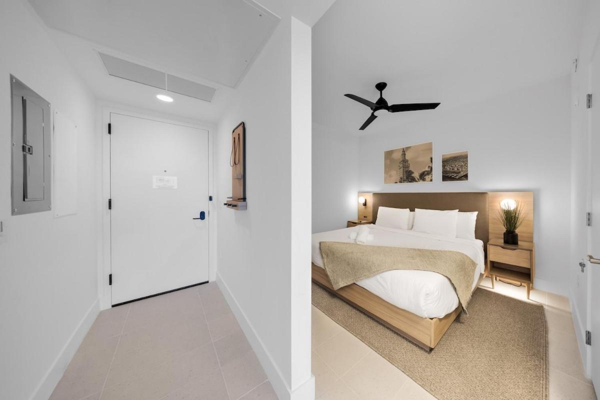 Upscale 1br In Dtw With Views Miami
