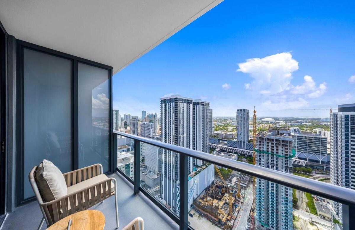 Apartment Upscale 1br In Dtw With Views Miami