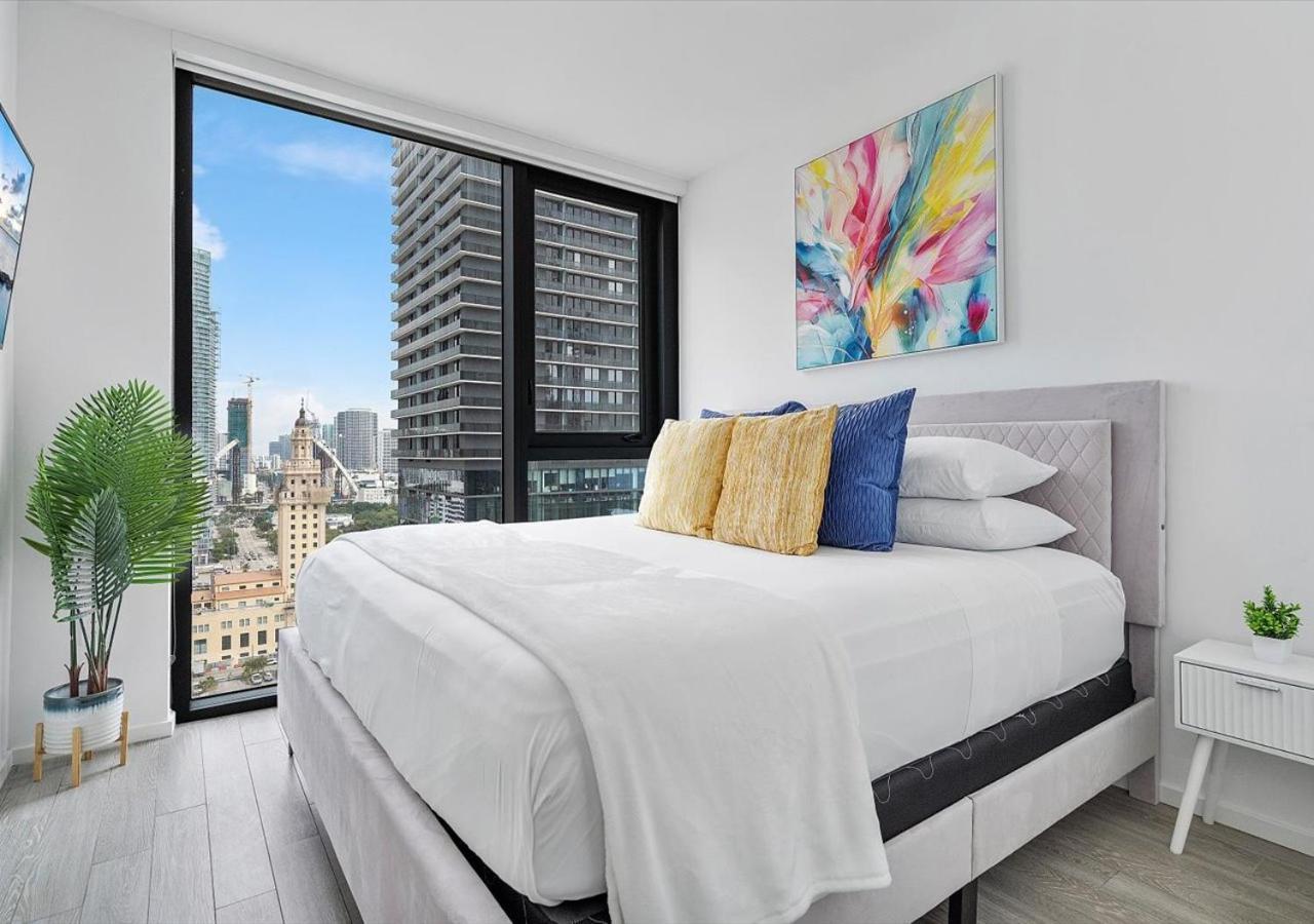X-lounge Ii - Highrise In The Heart Of Downtown With Rooftop Pool & Skyline Views Apartment *