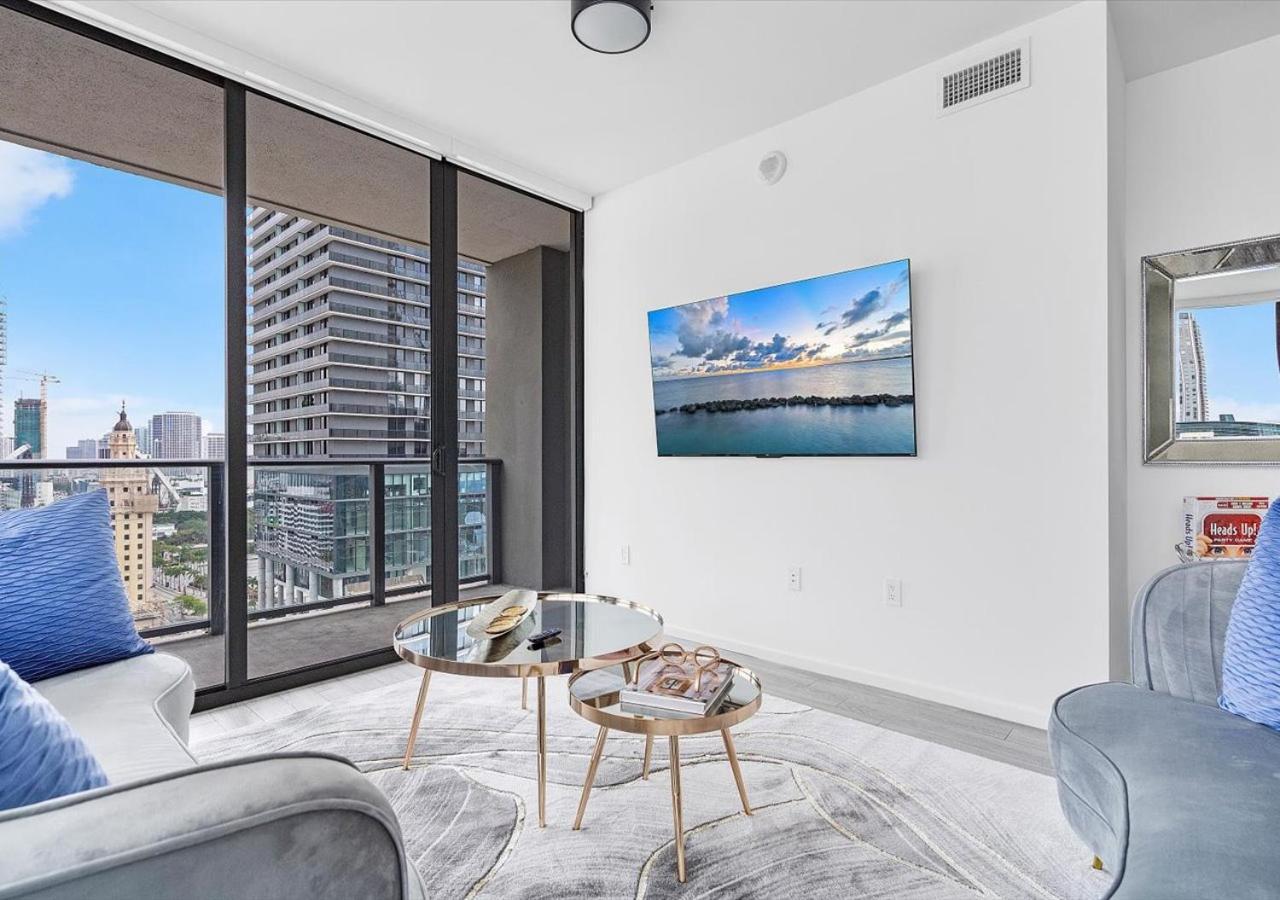 X-lounge Ii - Highrise In The Heart Of Downtown With Rooftop Pool & Skyline Views Apartment *